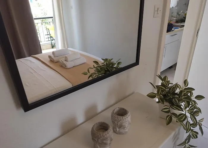 Дом отдыха Kula Halkidiki - 1br Family In Nea Флогита